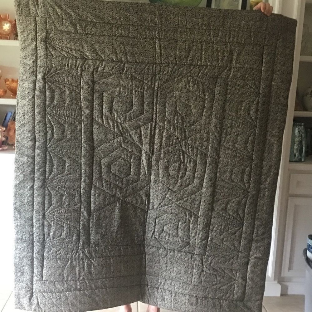 Handmade Quilt   - Picture 13 of 15